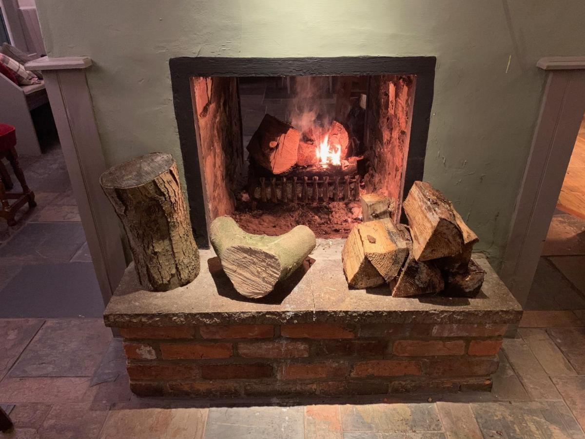 ניוברי The White Hart Inn מראה חיצוני תמונה