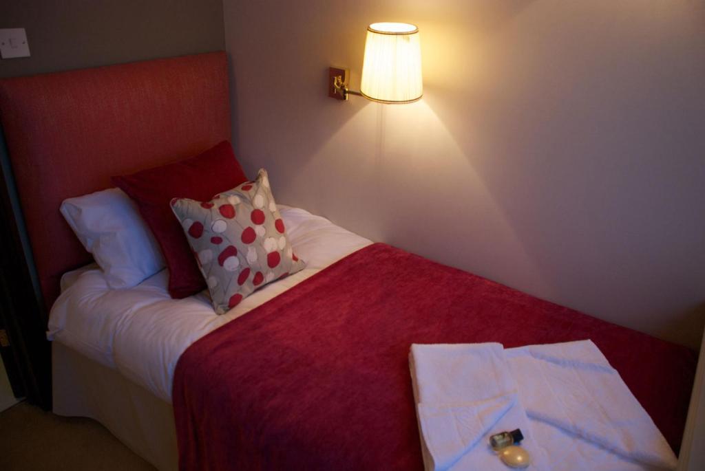 ניוברי The White Hart Inn חדר תמונה