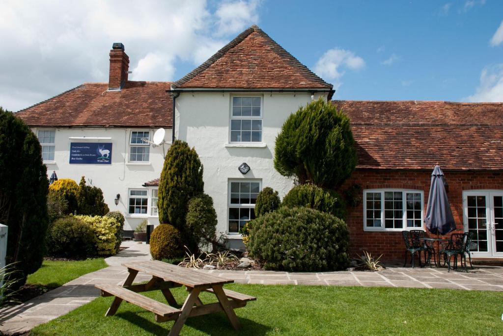 ניוברי The White Hart Inn מראה חיצוני תמונה