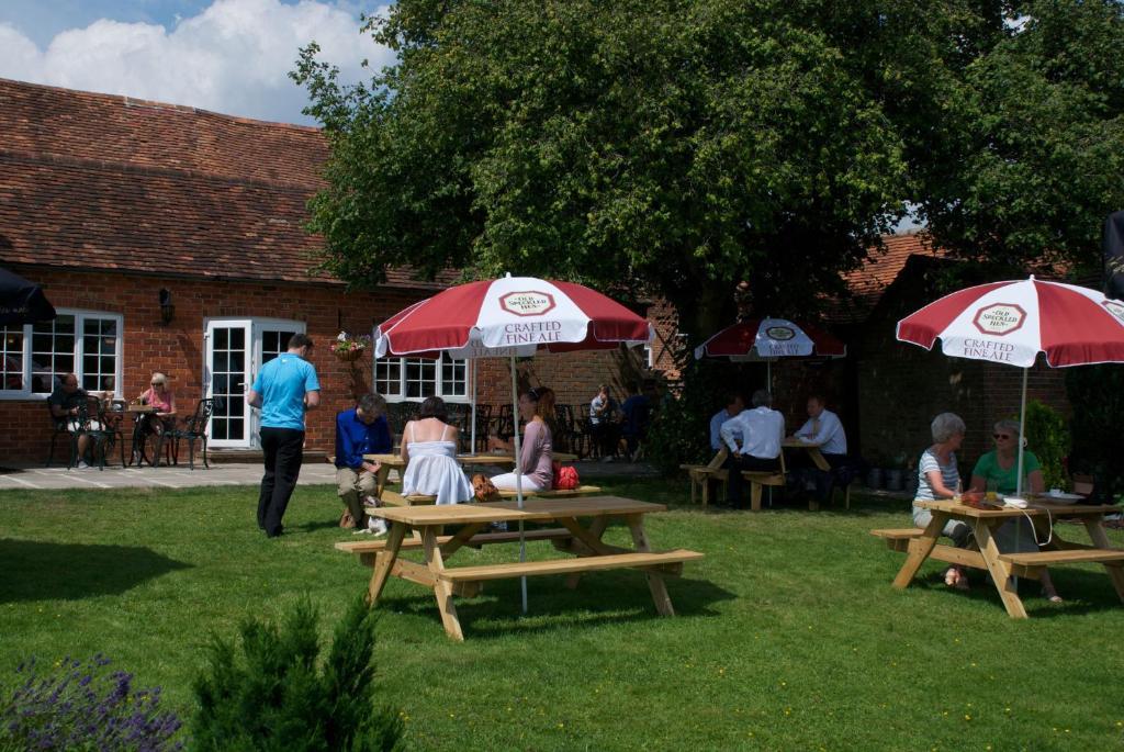 ניוברי The White Hart Inn מראה חיצוני תמונה